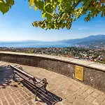 Сasa de vacaciones Front In Kastav