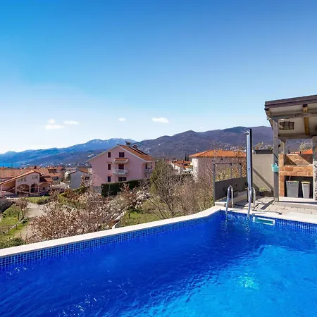 Holiday home Awesome In With Outdoor Swimming Pool *