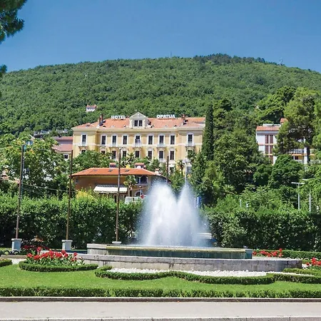 Nyaraló Awesome In With Outdoor Swimming Pool